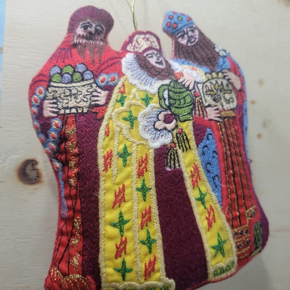 Embroidered Christmas Holy Family Nativity Scene Ornament with 3 Wise Men - Picture 5 of 10
